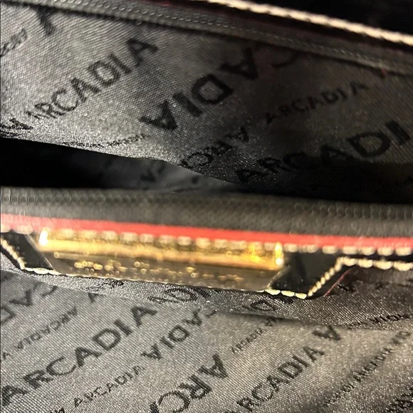 Arcadia made in Italy patent leather bag with removable strap